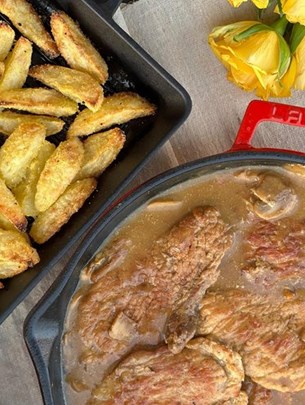 Šnicle i krumpiri u Lava gus tavi i pekaču by Marija Herjavić Jerkić