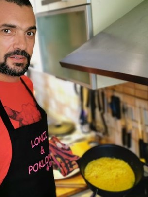 Gove�i odrezak u de Buyer tavi by David Skoko