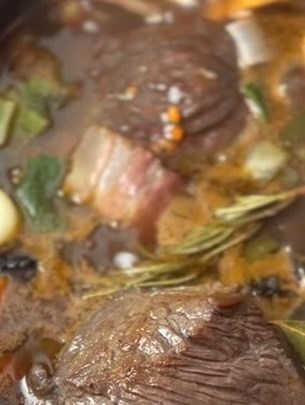 Pašticada u Lava Dutch ovenu by Marija Herjavić Jerkić